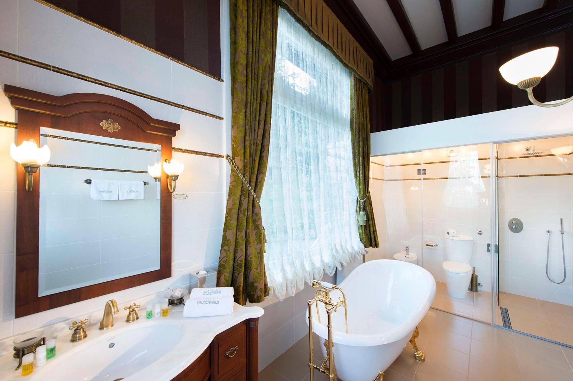 Palmenwald Schwarzwaldhof, Bw Signature Collection 4*